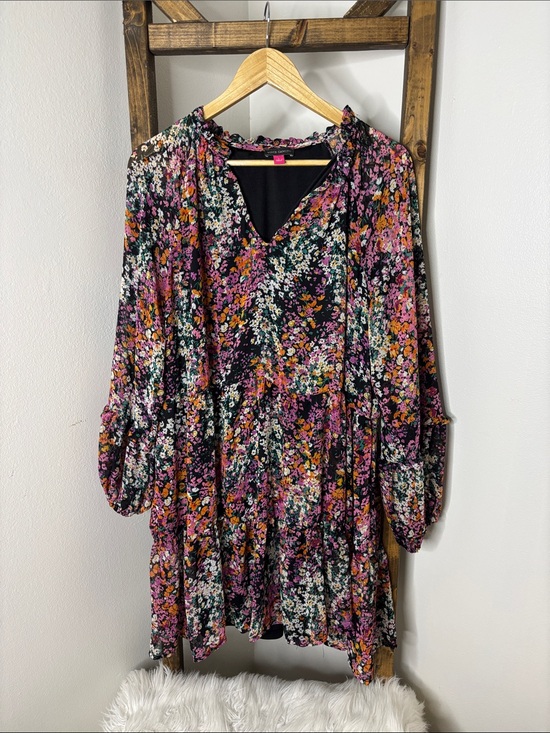 Vince Camuto Dresses & Skirts - Vince Camuto Black Floral V-Neck Long Sleeve Dress Size L